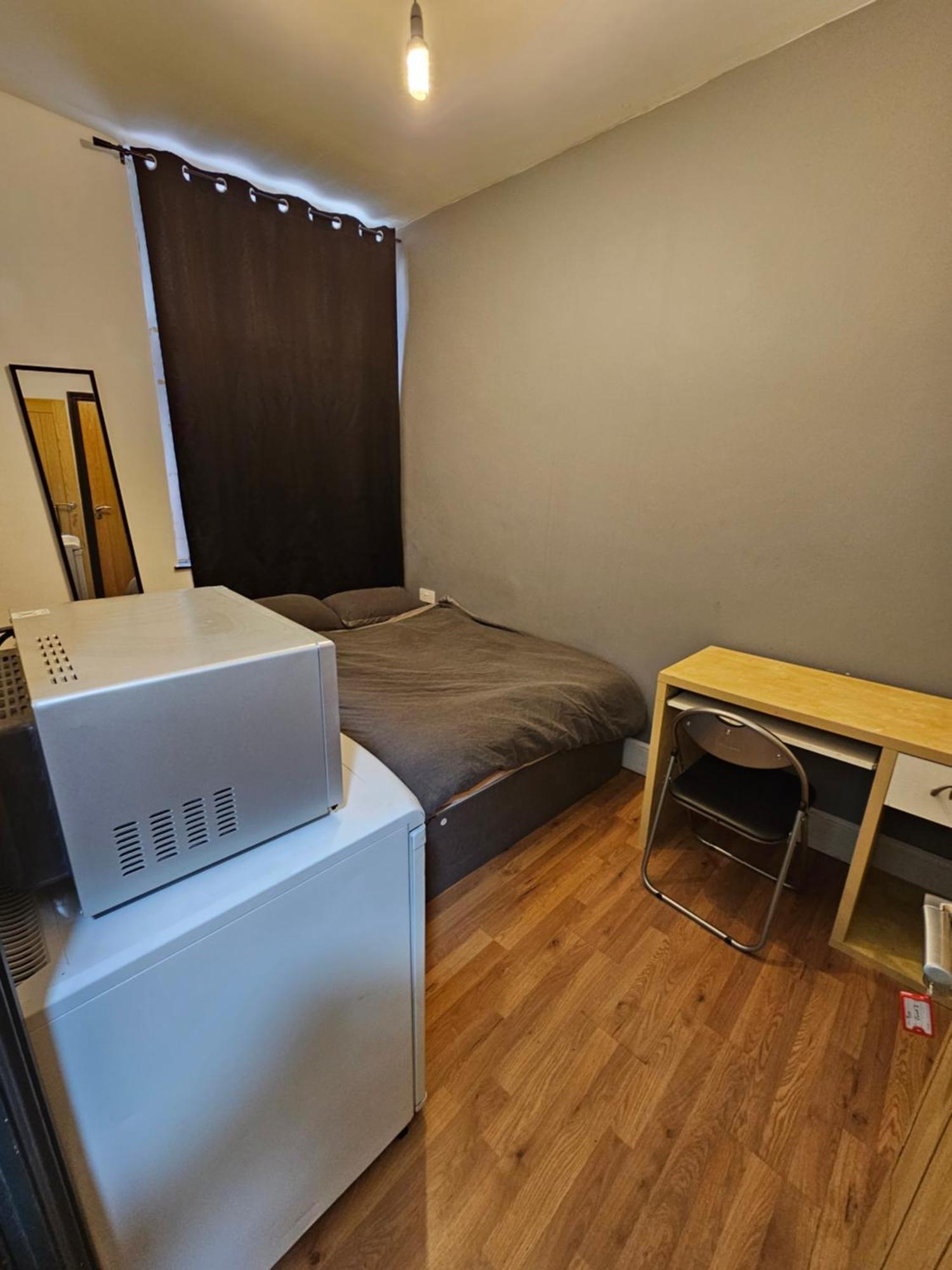 Double En Suit Room In Levenshulme Manchester Esterno foto
